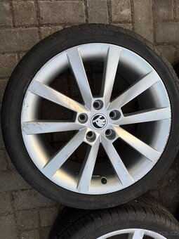 ORIGINÁL Alu Škoda ALARIS R18, 5x112 - LETNÍ PNEU - 3