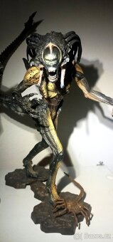 Figurky Neca Wolf Predator & Predalien - 3