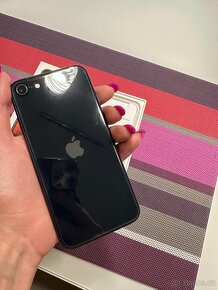 Novy iPhone SE 2022 Midnight 64GB - 3