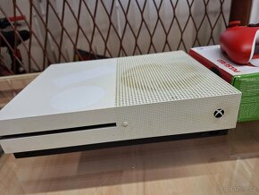 XBOX One S 500GB 1681 herní konzole + 1x Ovladač - 3