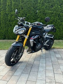 Triumph Speed Triple 1200 RS - 3