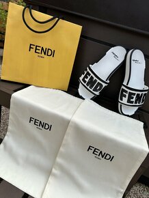 Nové pantofle Fendi - 3