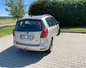 Toyota Corolla Verso 2,0 D4D 66kW,  2004 - 3