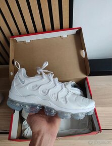 Nike Vapormax Plus - 3