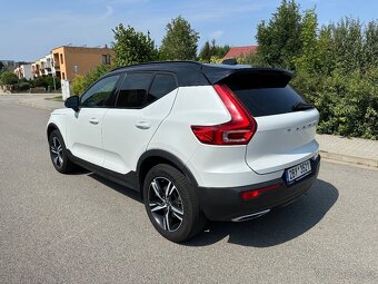 Volvo XC40, 2.0D4 R-Design 4x4 - ČR - 3