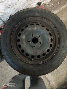 Kola195/65/15 5x112 zimní Goodyear jako nové - 3