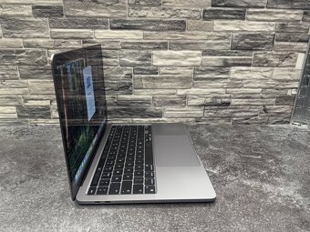 MacBook Pro 13" 2020 M1 / 8GB / 256GB - 3