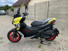 Aprilia SR GT 200 - 3