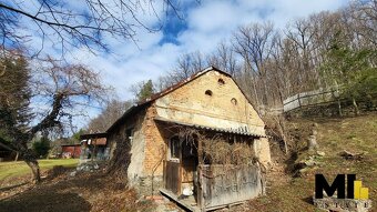 Prodej rodinného domu o velikosti 284 m², pozemek 1760 m² - 3