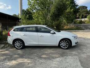 Volvo V60, 2.0 D, 116tis km, 2017, velmi pěkný stav - 3