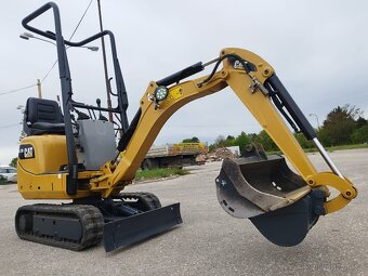 Minibagr Caterpillar 300.9, rozsirovaci podvozok. - 3