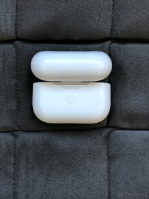 Nabíjecí pouzdro AirPods Pro 1 - 3