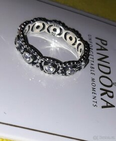 Pandora prsten stříbrný prstýnek vel 54 s třpytivými kamínky - 3