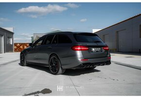 Mercedes-Benz E trieda Kombi AMG E63S - 3