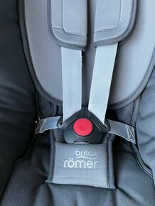 Britax autosedačka BABY-SAFE 2 i-SIZE + ISOFIX základna - 3