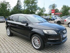 Prodám Audi Q7 3.0 TDi Quattro 176 kW 7-míst - 3