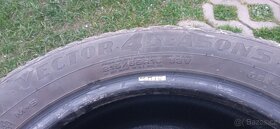 Goodyear 215/55 R16 - 3