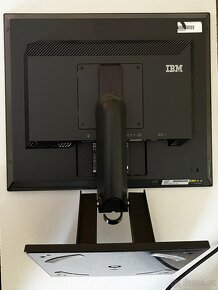 LCD monitor IBM 6734-HB0 17" - 3