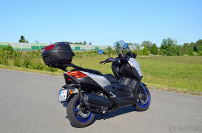 Yamaha X-MAX 300, původ CŘ, najeto 3,4 tkm, rok 21 - 3