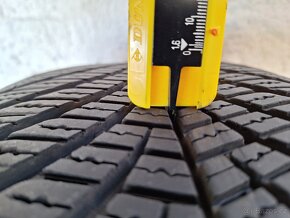 Prodám zimní pneu 205/55/16 Goodyear - 3