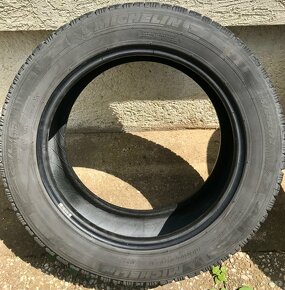 Pneu Michelin Agilis 215/60/17c - 3