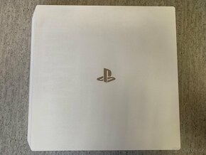 PlayStation 4 Pro 1TB (bílá) + maskáčový ovladač - 3