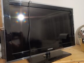 TV/Displej Samsung  le32d550 - 3