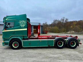 Scania R560 V8 6x4 nosič kontejneru - 3