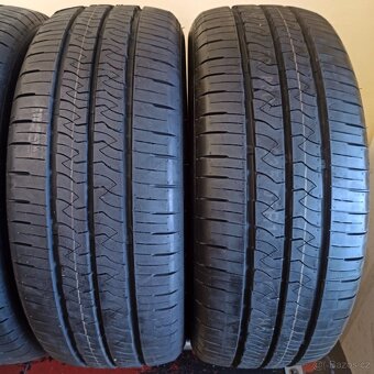 Kumho 235/55 R18 104H 7,5mm - 3