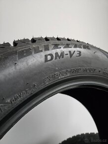 Zimní Bridgestone 235/55/19 - 3