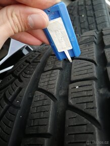 3 ks  zimní pneu Pirelli Sottozore 235/45 18 98V - 3