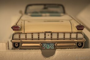 Oldsmobile 98  Cabrio 1:18 Aqua mist metallic - 3