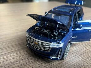 Model auta Cadillac Escalade - 3