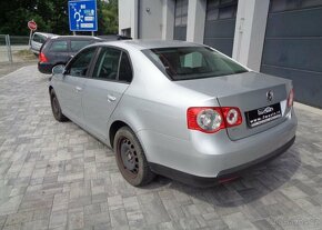 Volkswagen Jetta 1.6 16V benzín automat 75 kw - 3