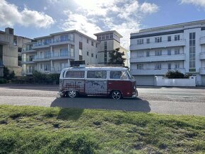 VW T2a deluxe bus - 3