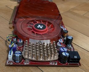 ATI Radeon HD 3850 256 MB GDDR3 - 3