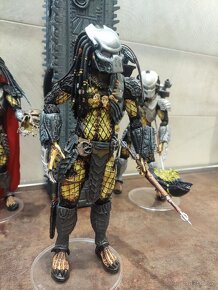 Set sběratelských figurek Neca AvP predátoři - 3