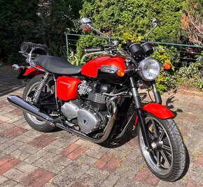 Triumph Bonneville SE - 3