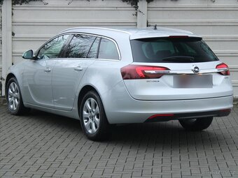 Opel Insignia 2,0 CDTi Cosmo ČR 2.maj  Sports Tourer 6M/T Co - 3