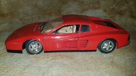 burago Ferrari Testarosa 1:18 model z roku 1984 - 3