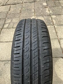 Pneumatiky BARUM Bravuris 5HM (195/65 R15 91T) - 3