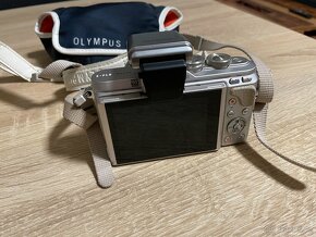 Olympus e-pl8 - 3