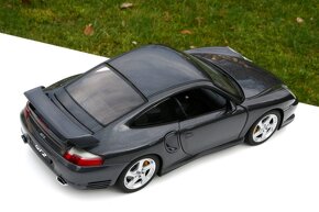 PORSCHE 911/996 GT2 / AUTOart 1:18 - 3