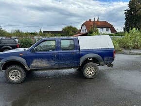 Prodám na Nissan Navara D22 4x4 2,5 nafta 98 KW rv 2003 - 3