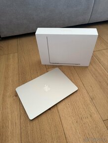 MacBook Air M2 13” 256GB Starlight - 3