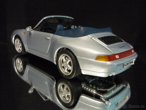 Porsche 911 Carrera Cabriolet Maisto 1/18 - 3