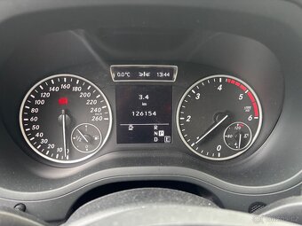 MERCEDES BENZ B.  2012,   126 500 km - 3