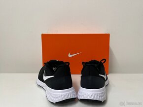 Nike Revolution 5 Black White vel.41/26cm - 3