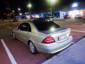 Mercedes w 203 c240 - 3