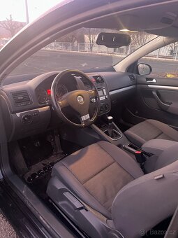 Volkswagen golf 5 1.6 85kW - 3